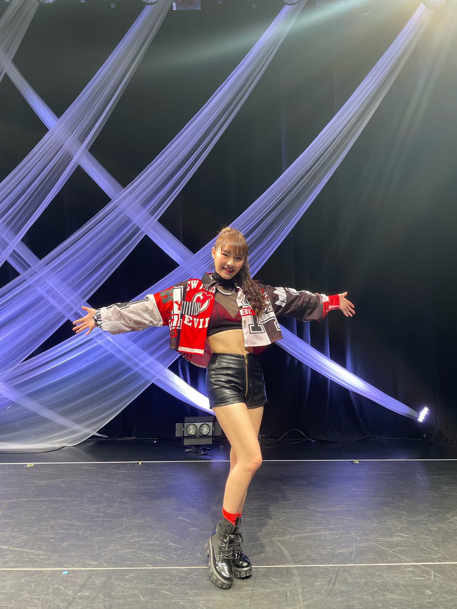 #BlooDye を愛してくれてありがとう♡

私は途中から加入したメンバーだけど暖かく迎え入れてくれて嬉しかったです໒꒱ 𓏸*˚
卒業前にみんなに直接会えて本当に良かった☺️配信で見てくれたみんなもありがとう♡
マスク越しのみんなの笑顔すっごく伝わってきたよ!!  忘れない🤞

BlooDye最高♥️血族最高♥️