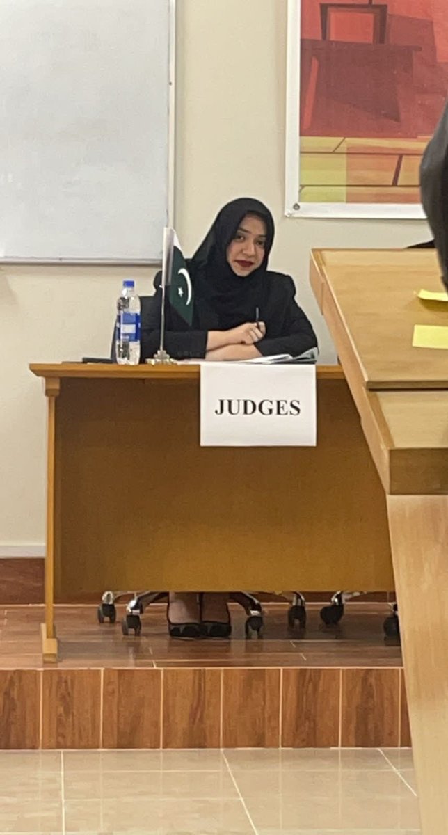 ESehar's tweet photo. This was a great opportunity of learning that reminded me of my days of panicking, in moots, tables were reversed and I took full advantage of it by grilling the students.😅
It was a very memorable event from mooting to judging a moot by NUST Law Moot Society, it was a great show https://t.co/9VcF9tU5CP