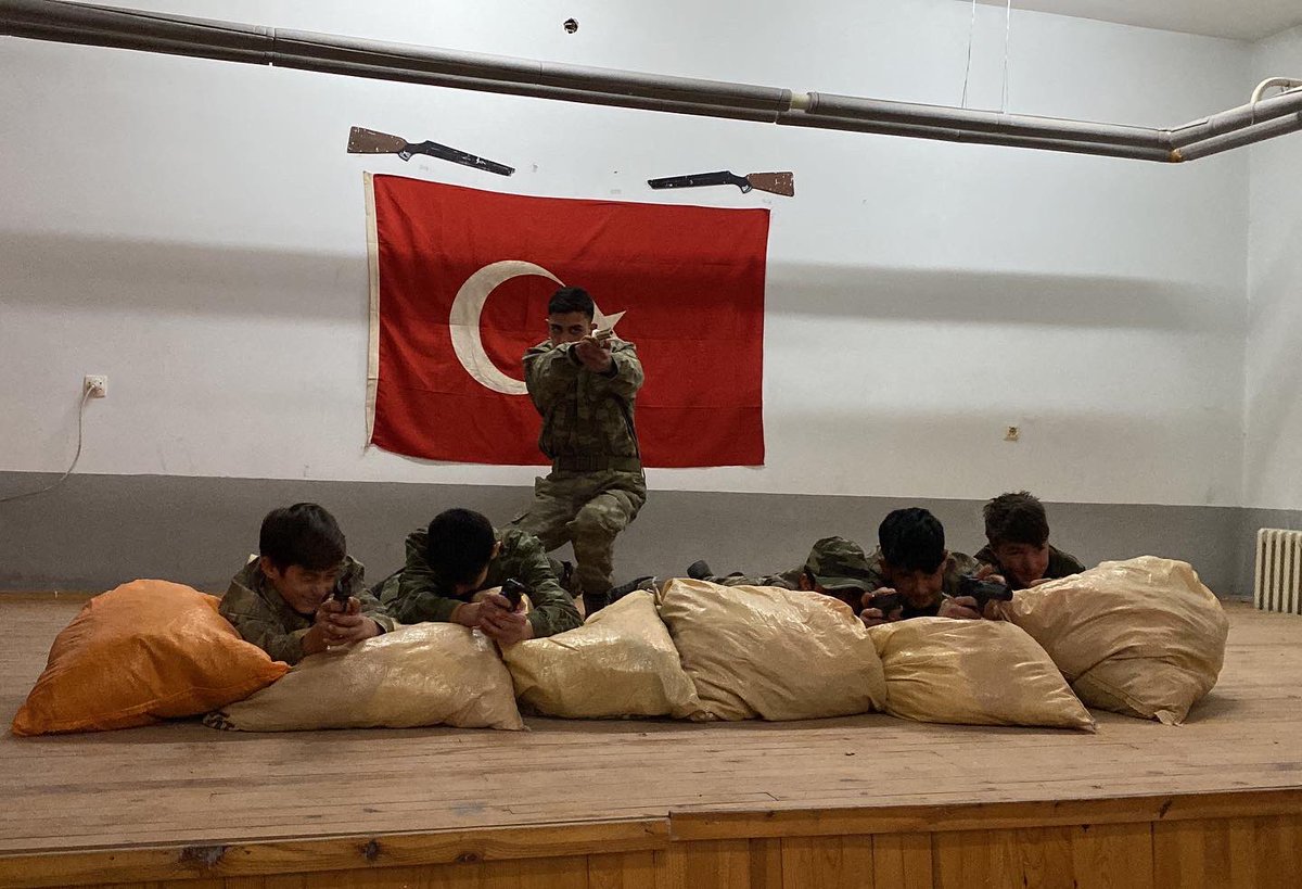 KayaliLisesi42's tweet photo. 18 Mart Çanakkale Zaferi Tiyatro Gösterisi 🇹🇷 https://t.co/J6tU2pyNJb