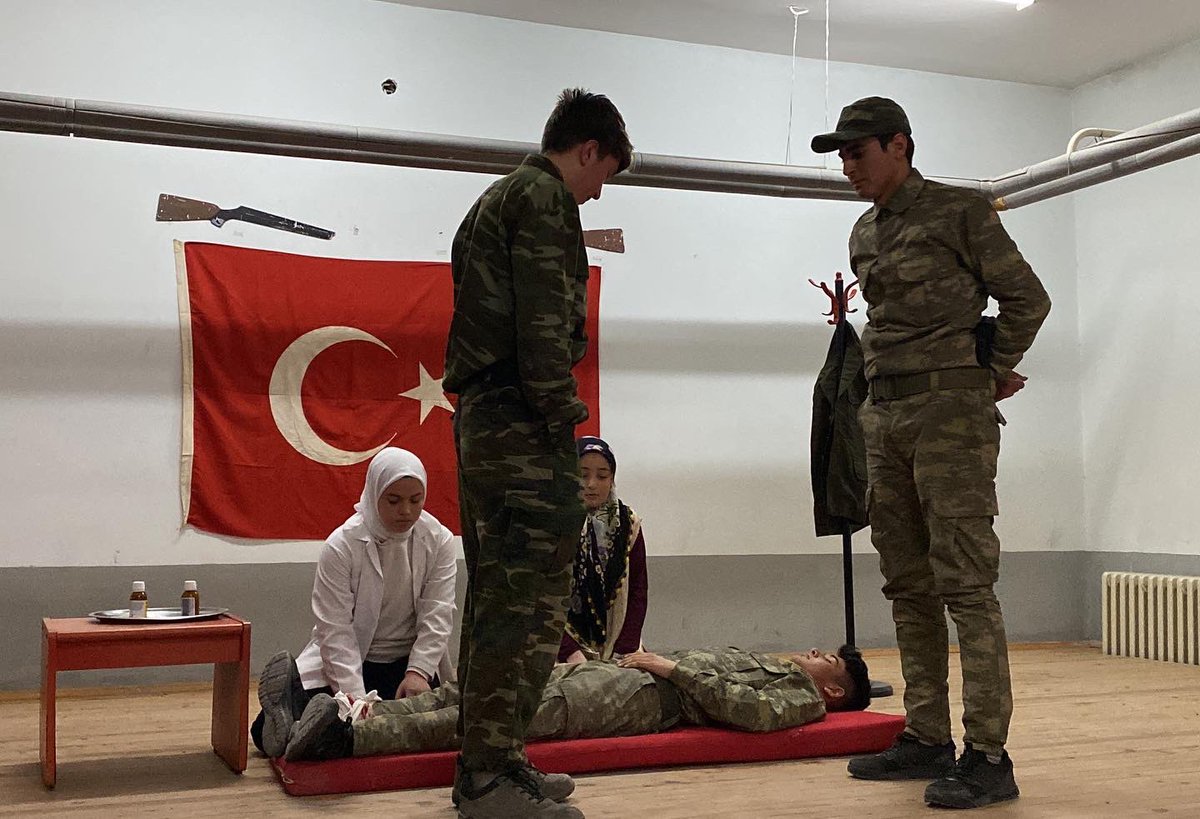 KayaliLisesi42's tweet photo. 18 Mart Çanakkale Zaferi Tiyatro Gösterisi 🇹🇷 https://t.co/J6tU2pyNJb