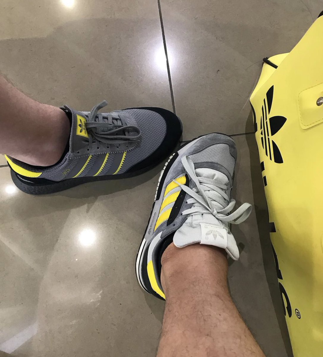 waynetaylor111's tweet photo. Lad &amp; Dad Airport pic 😉

#adidas #Adifamily #ShareYourStripes #adidasoriginals @adidasoriginals @adidasonfoot @adiFamily_ https://t.co/sBSBfLHWvh