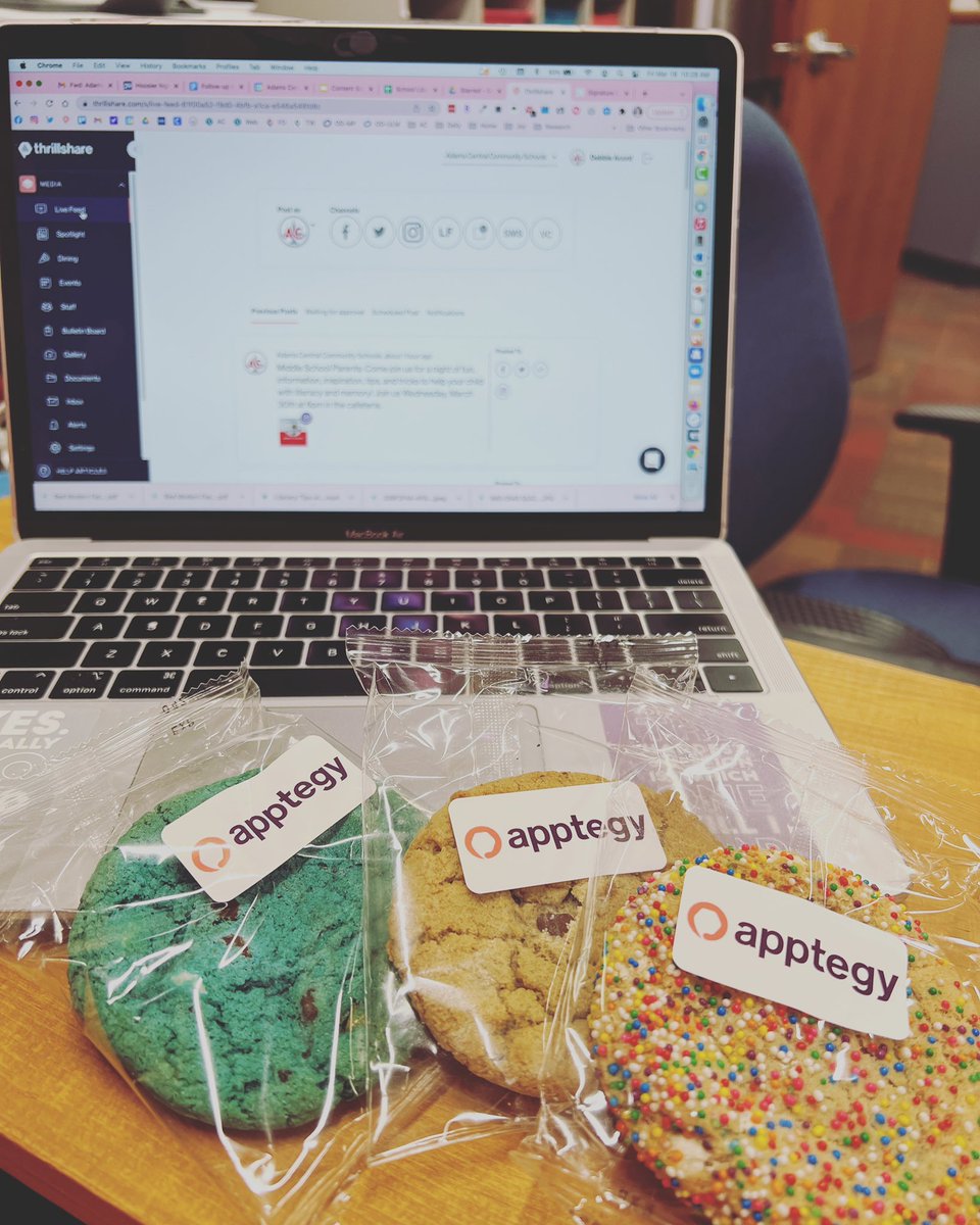 mediamumblings's tweet photo. I already love working with @Apptegy and this morning while working in their program a box of cookies show up on my desk the day before spring break starts!  #daymade #apptegyisawesome https://t.co/zolOFXZORm