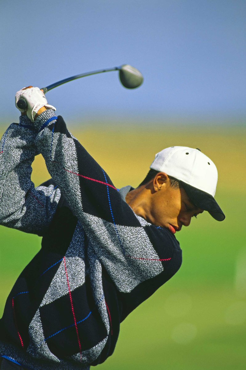Sean_Zak's tweet photo. yep, I need ALL of the sweatshirts Tiger wore during the '95 Open at St. Andrews https://t.co/lRztMPT7dC