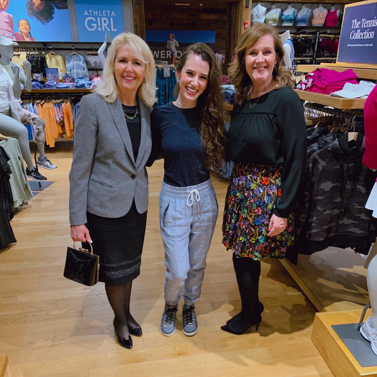 I partnered with <a href="/Athleta/">ATHLETA</a> Saucon Valley this past week to celebrate the launch of the new <a href="/aliciakeys/">Alicia Keys</a> collection by throwing an exclusive, invite-only party 🎉 <a href="/SharenConrad/">Sharen Conrad</a> <a href="/AnneBaum/">Anne Baum</a> <a href="/APVolunteer/">Air Products Community</a> <a href="/ThePromenadeSV/">The Promenade Shops at Saucon Valley</a>