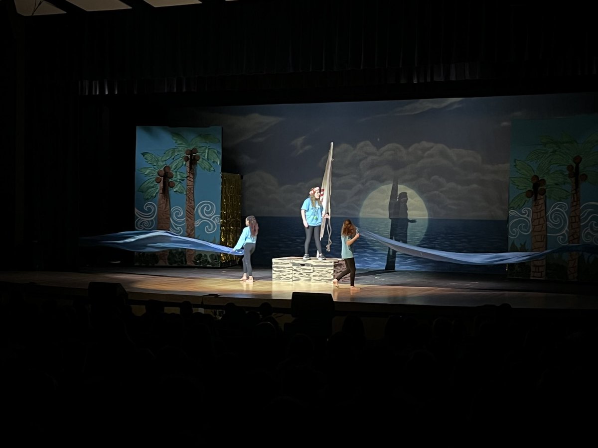MrsKathrynTa's tweet photo. @CieplyDanielle proudly presents MOANA! 🌺 check it out tonight at 7 and tomorrow at 1! We are all so proud of the hard work of the cast &amp; crew! @OnondagaM @WesthillCSD https://t.co/ccpHAUJLim