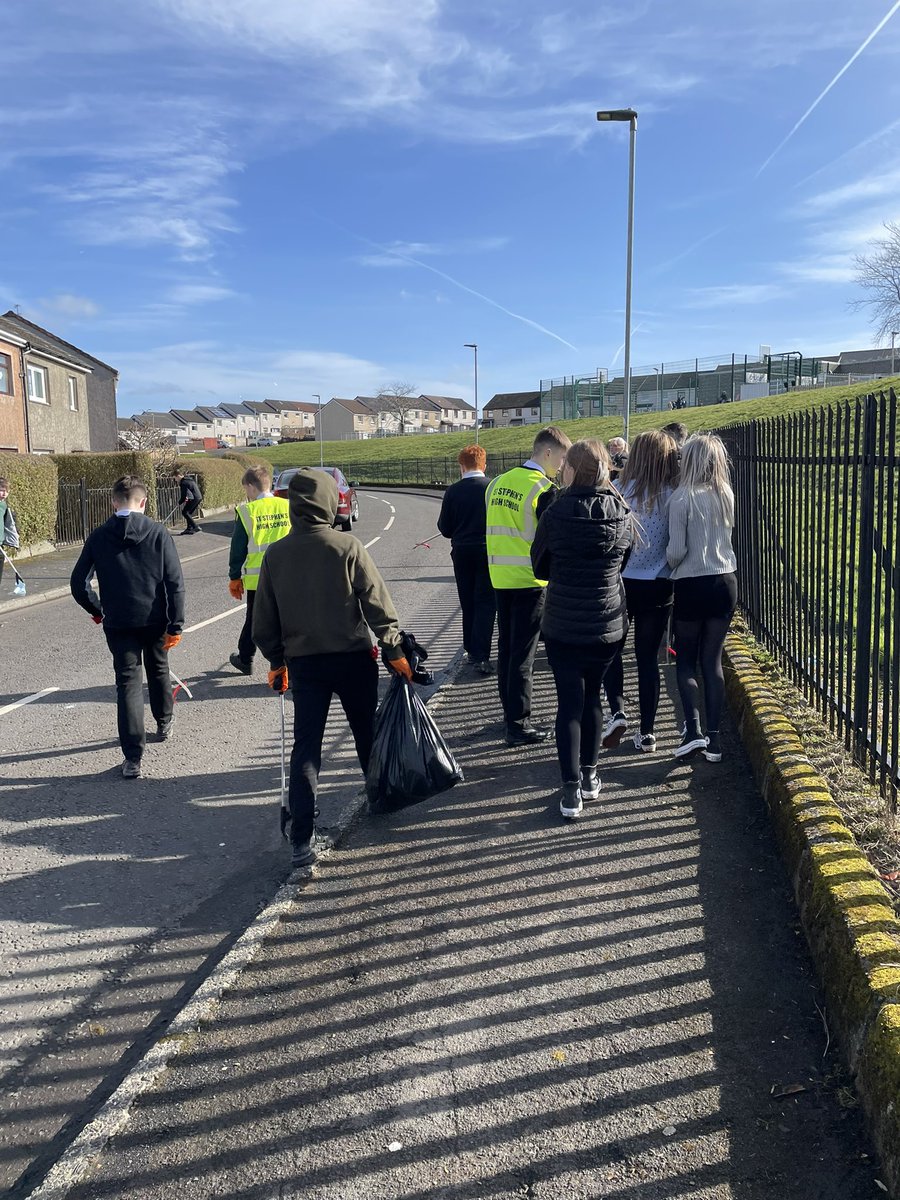 StStephensHS's tweet photo. We teamed up with @PortGlasgowHS to do a Campus Community Clean-Up. Pupils from both schools went around our community picking up litter and rubbish this afternoon. We hope over the next couple of weeks we can raise awareness about the importance of putting our litter in the bin! https://t.co/F3BwTS58BB