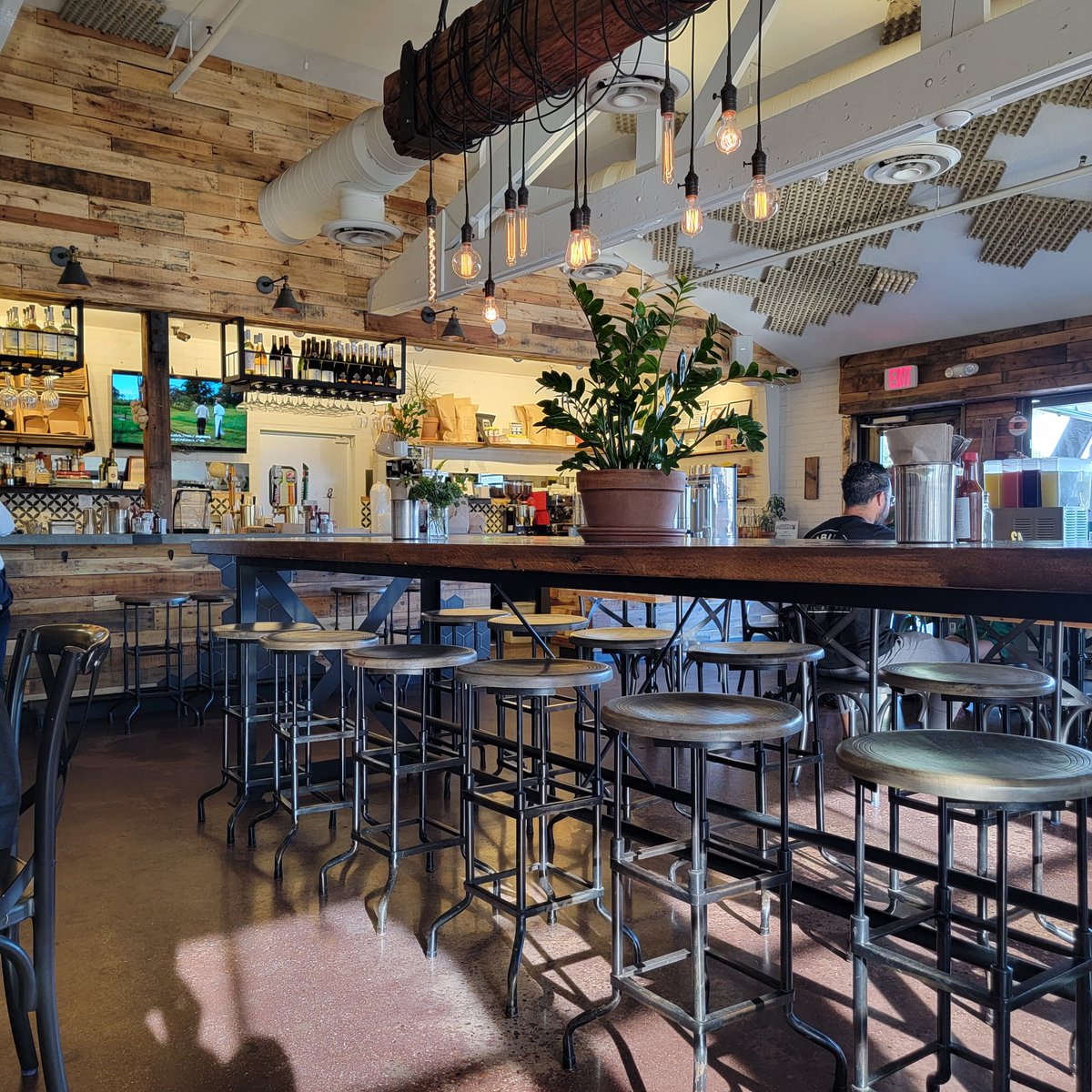 kenhensley's tweet photo. Found a great breakfast spot only a few blocks from our Airbnb. May have committed a vacation transgression by going here two days in a row. https://t.co/5kNjF9988g