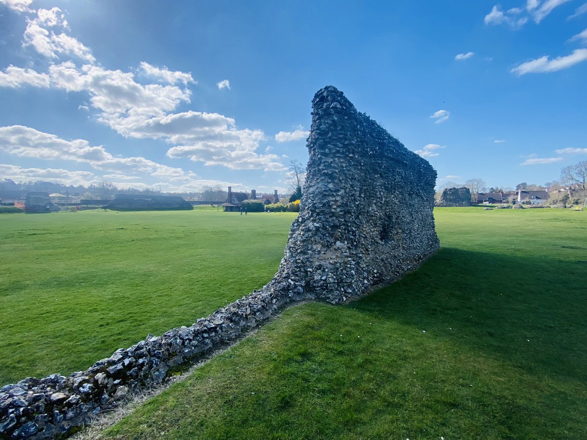 Berkhamsted Castle tweet media