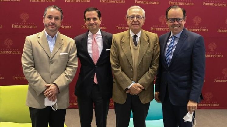 PosgradoDerUP's tweet photo. Esta semana se realizó el conversatorio "Ética pública y derechos humanos" por el Dr. Rodolfo Luis Vigo, Ex ministro de la Corte Suprema de Justicia de la provincia de Santa Fe, Argentina, y actualmente profesor de esta casa de estudios.
#OrgulloUP #ViveUP https://t.co/NlTrOX6XPT