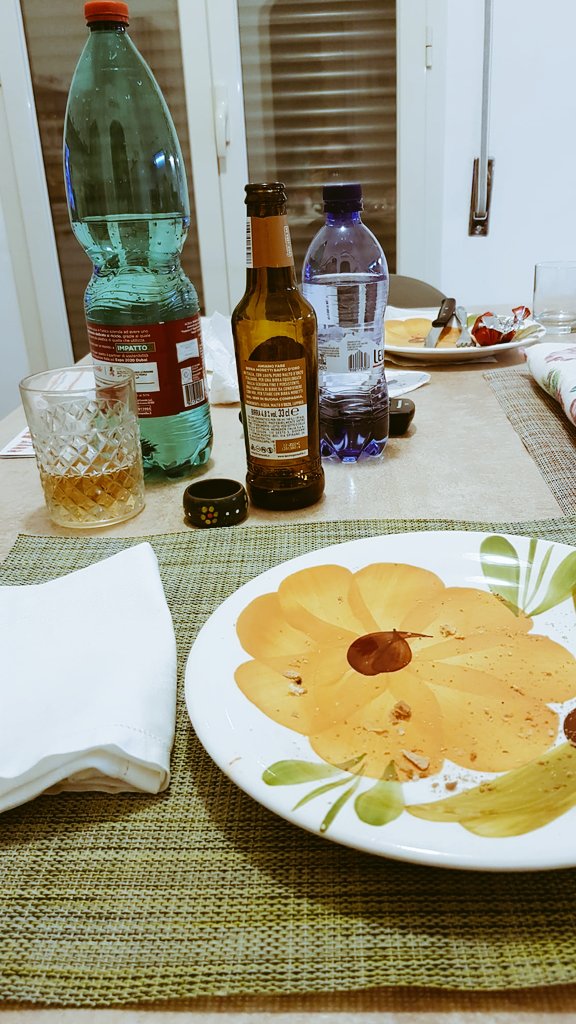 Ok,finito di mangiare?
E vabbè, il caffè ☕ no?
Un consiglio...
#leonardoamoremio
#oro
#argento 
#black
#napoletano 
#napoletanointenso
Ed è un altro mondo..
#passionecaffe