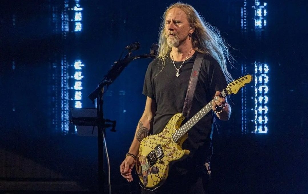 Happy birthday, Jerry Cantrell.  