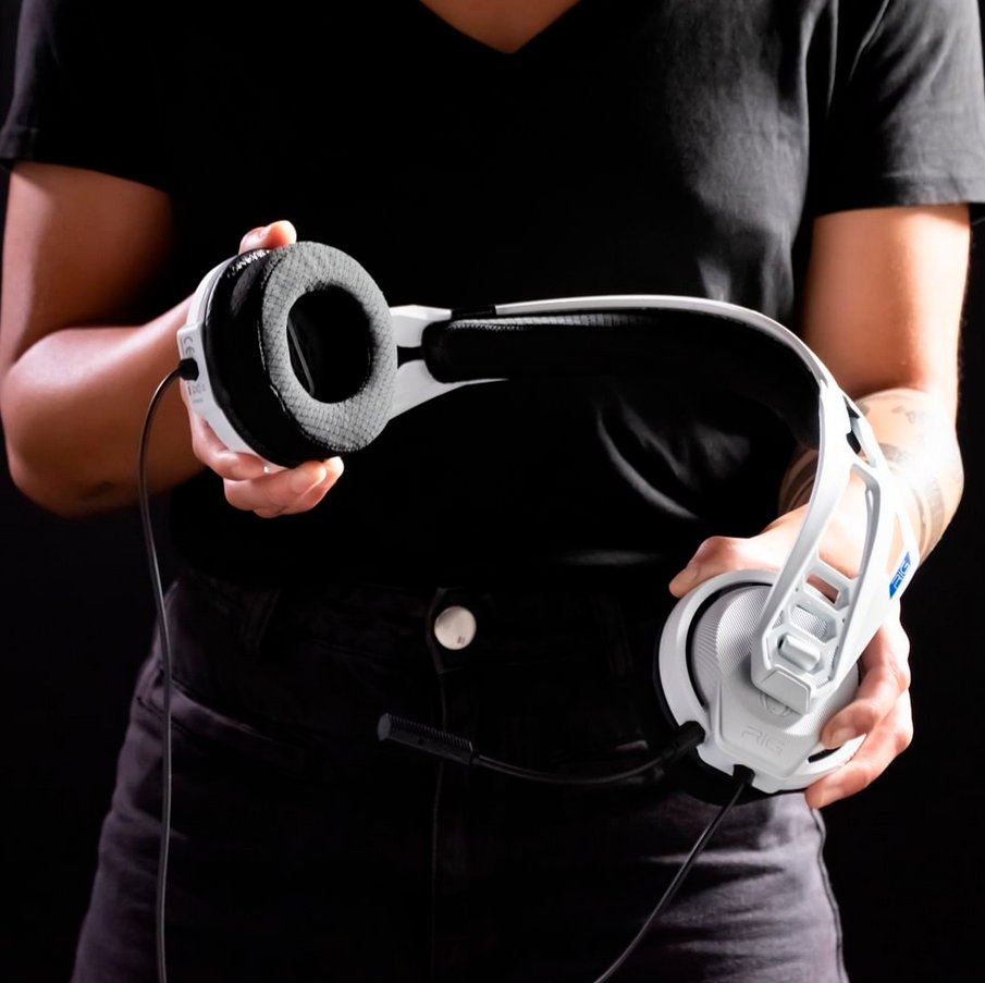 Empieza el fin de semana con flexibilidad 💪

#riggaming #auriculares #esport #auriculares #games #rig