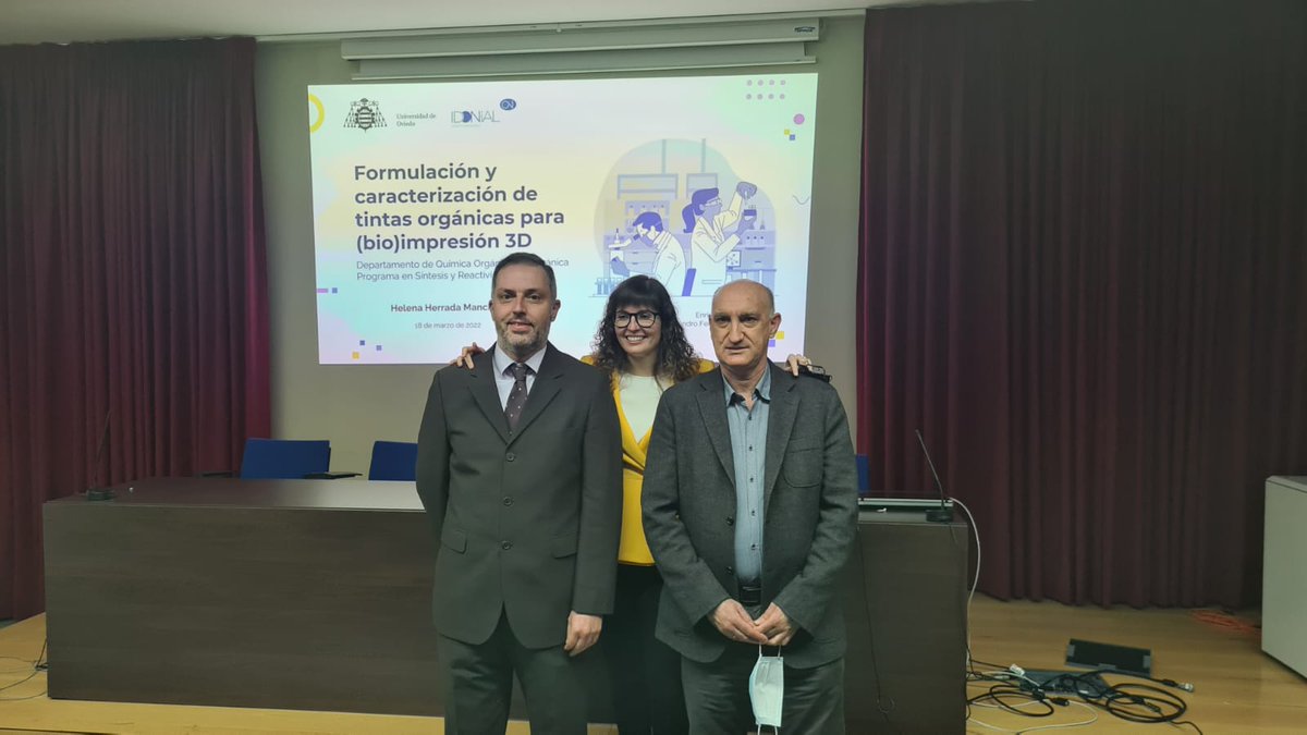 Enhorabuena a <a href="/HelenaHerrada/">Helena Herrada-Manchón</a>, antigua alumna del <a href="/MQDSUniOvi/">Master Química y Desarrollo Sostenible UniOvi</a> por la brillante defensa de su tesis doctoral sobre el desarrollo de tintas para impresión 3D con aplicaciones en ciencias de la salud. #Idonial <a href="/uniovi_info/">Universidad Oviedo</a>