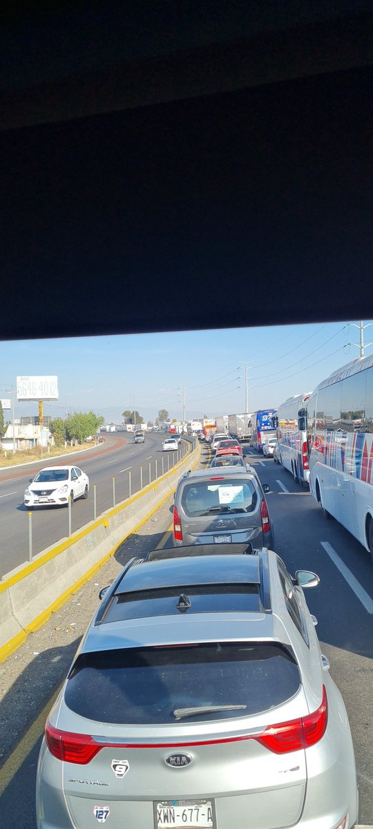 tiopa00's tweet photo. #ReporteVial intenso tráfico en la mexico-puebla sentido hacia CDMX, lleven su lonche pq vaya q hace falta, vendedores, dense un rol no? https://t.co/cJiPIbJVAX
