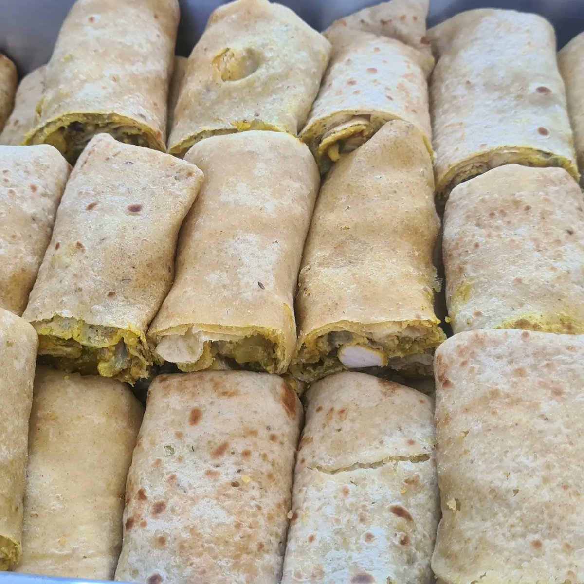 We vierden vandaag het Holifeest! Check de link! Wat een prachtige, kleurrijke dag❤🧡💛💚💙💜
instagram.com/s/aGlnaGxpZ2h0…