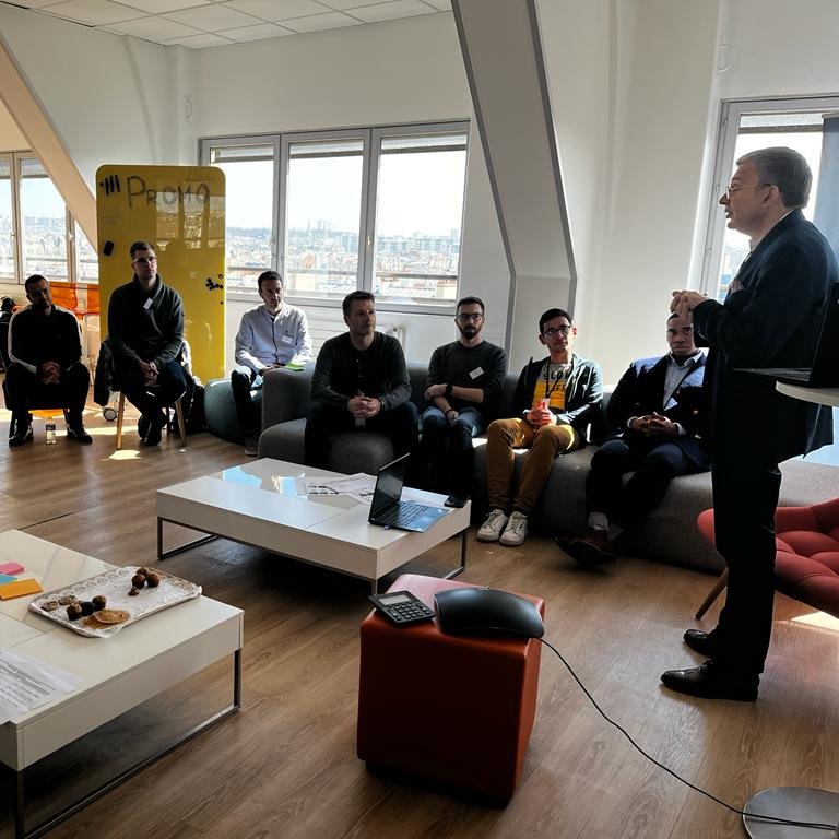 CecDusol's tweet photo. Et enfin se retrouver en présentiel pour un séminaire nouveaux arrivants et pouvoir créer du lien non virtuel et permettre des échanges avec les équipes de direction :-) https://t.co/6TWiTcjs7q