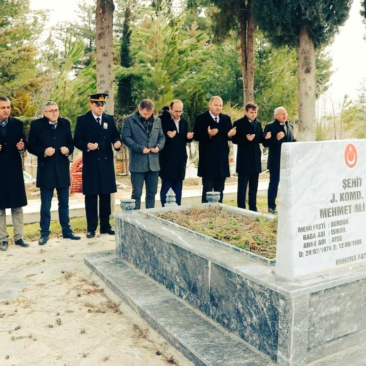 Çanakkale Zaferi'nin 107. yıl dönümünde, #ÇanakkaleGeçilmez diyerek  bin yıldır vatan bildiğimiz Anadolu topraklarını canı pahasına savunan, bu şerefli millete vurulmak istenen esaret zincirlerini kıran şehitlerimizi rahmet ve minnetle yad ediyorum.

#BaşkanİbrahimSertbaş