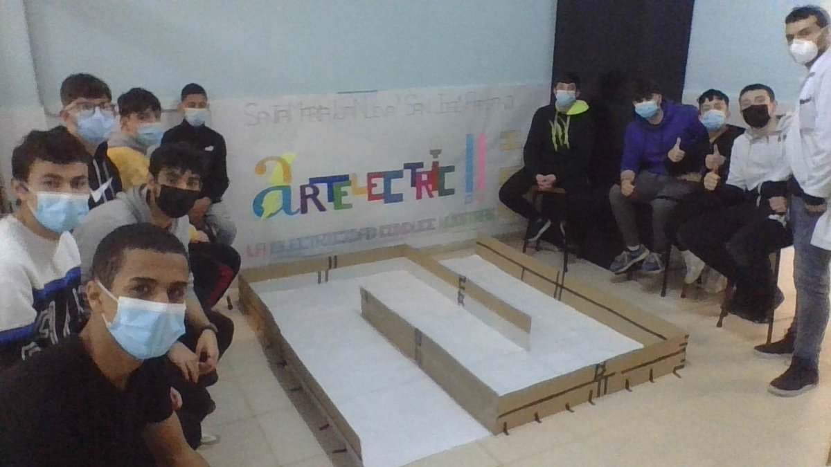artelectricidea's tweet photo. ¡Todo preparado para romperla en la semifinal!
¡¡¡¡¡CLARO QUE PODEMOS!!!!!!

@AstiFoundation 
@AstiChallenge 
@SMNSJA 
#AstiChallenge2022
#AstiRobotics #Róbotica
#Educacion https://t.co/PPvCawtXN5