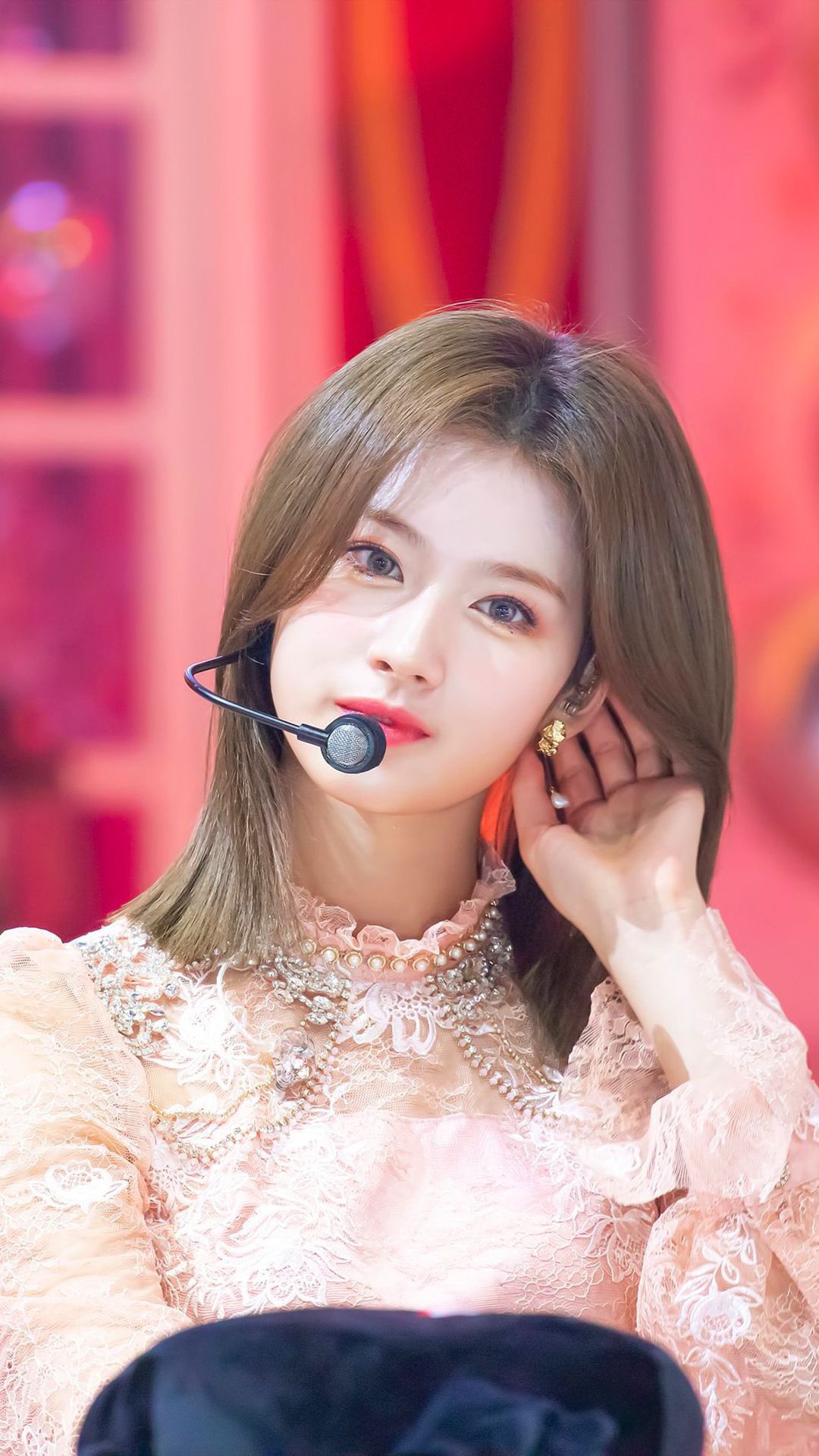 슈우 W 復活しました 1日1twice 119日目 サナさん やっぱりこの髪型大好きだなぁ 最近もはや1日1サナになってきてる Twice Twice Sana T Co Hszzemelf3 Twitter