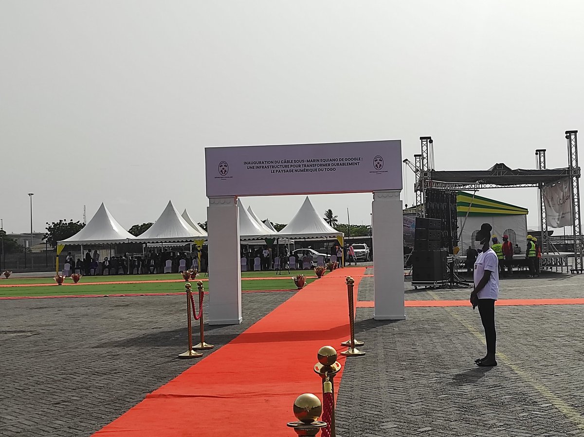 fiacrek14's tweet image. Inauguration de la première station africaine du nouveau câble sous-marin #Equiano au Port de Lomé. Le #Togo, premier pays d'Afrique à accueillir l'infrastructure réseau de @Google.C'est le deuxième câble qui connecte le pays ouest-africain au reste du monde.