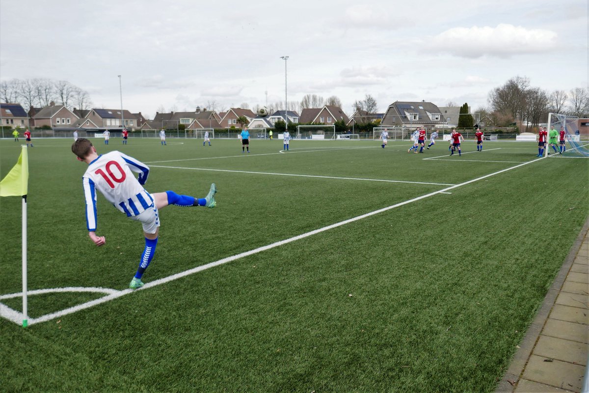 De Dwarslat tweet media