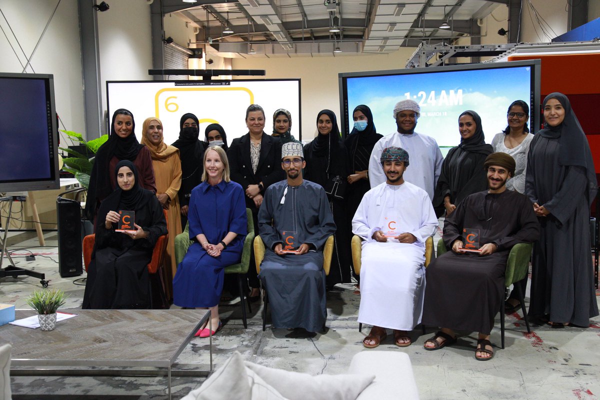 UykCom's tweet photo. في ختام برنامج كربون توجت بأفضل فكرة في الاقتصاد الدائري (Circular Economy idea)
بحضور سفيرة مملكة هولندا🇳🇱 و د. شريف الحارثي
 كربون @carbon6oman كان مكسب معرفي يضاف لي من خلال التقائي بمجموعة من مطورين الأعمال والمبتكرين فكل الشكر والتقدير لفريق كربون على هذه الفرصة الجميلة. https://t.co/RElvQoMm0U