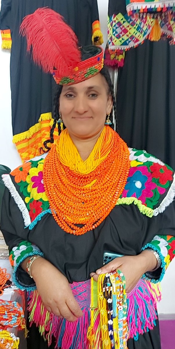 zia_mona's tweet photo. Meet this #Beautiful lady in her attire #pakistaniwomen
#wexnet #Expolahore https://t.co/uFwkmpwVRa
