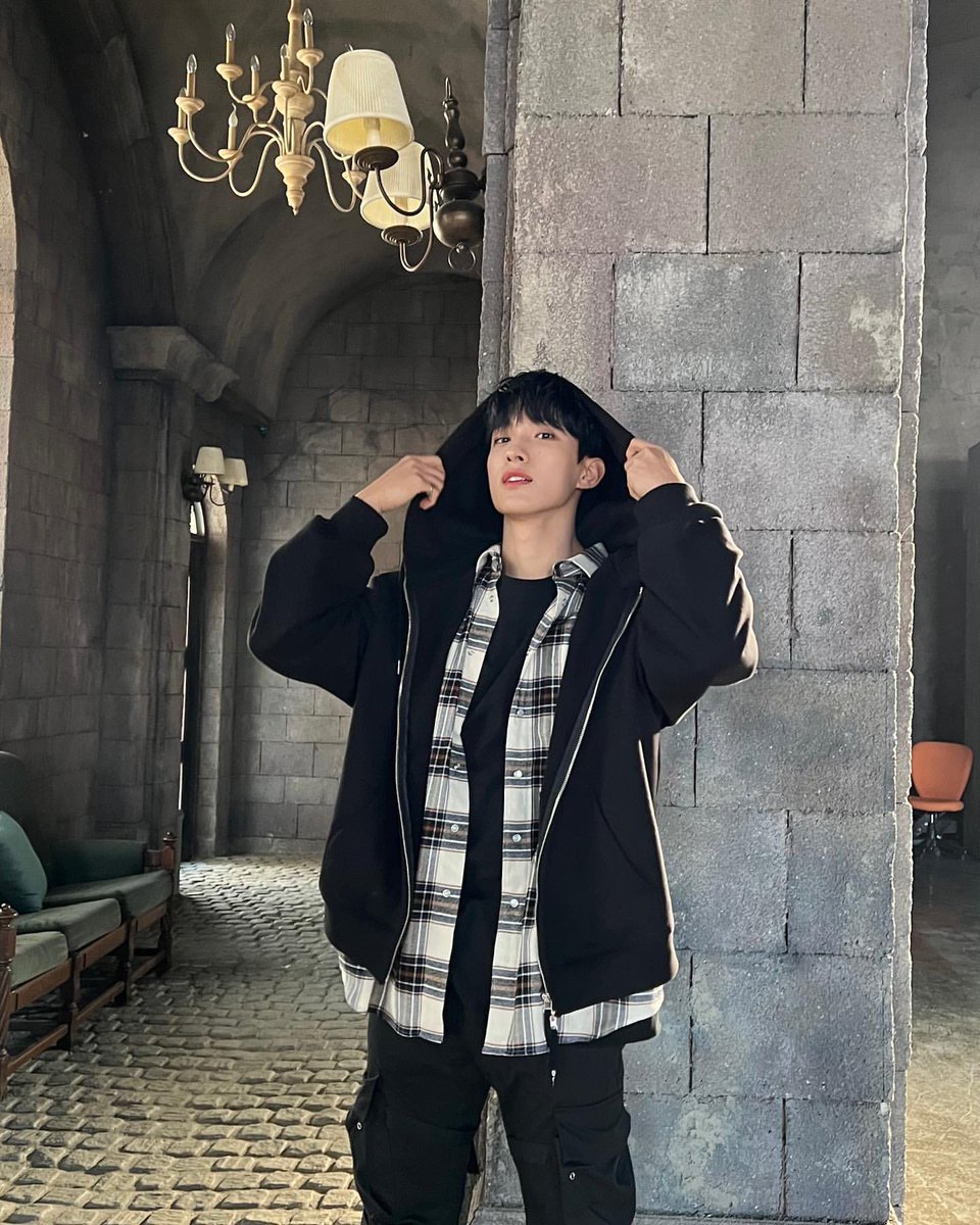 DK2l8_'s tweet photo. 에바적으로 예뿌요 .. 아깅 ... 💙 https://t.co/88MUmFJF0l