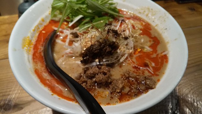 疲れ切って帰れないので、エネルギー補給なう。(`・ω・') 