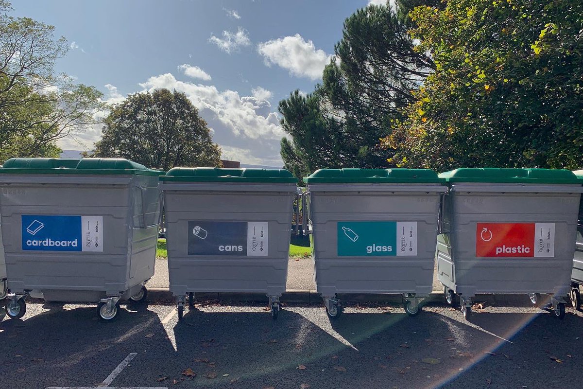 binituk's tweet image. ♻️ It’s Global Recycling Day and our message is simpleRather than just recycling, how about switching to to a product that doesn’t come with waste? Think:
🧼 Shampoo bars
🫧 Deodorant Stick (Cardboard packaging)
🫙 Zero waste shops for food shopping
📲 Compostable phone case!