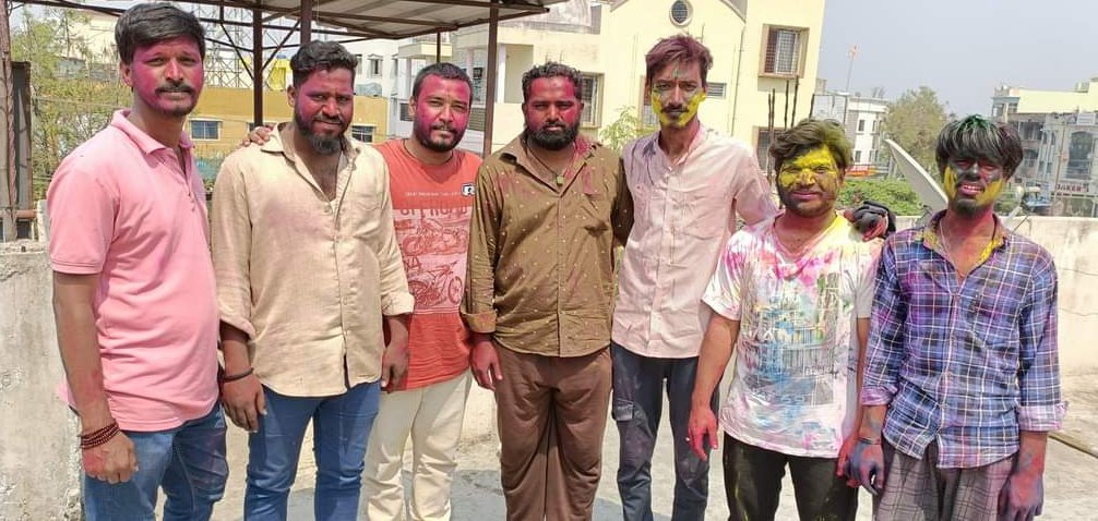 RebbaSaikumar's tweet photo. May this festival of colours , paint to your life with joy and happiness, friendship, love and your loved ones be blessed with everything that you all have wished for...!
#HappyHoli
#Team_RVM #socialmedia
#RebbaVasumunnur #RVM
#Youth_Congress_President
#Malkajgiri_Assembly https://t.co/hRy3dscRcs