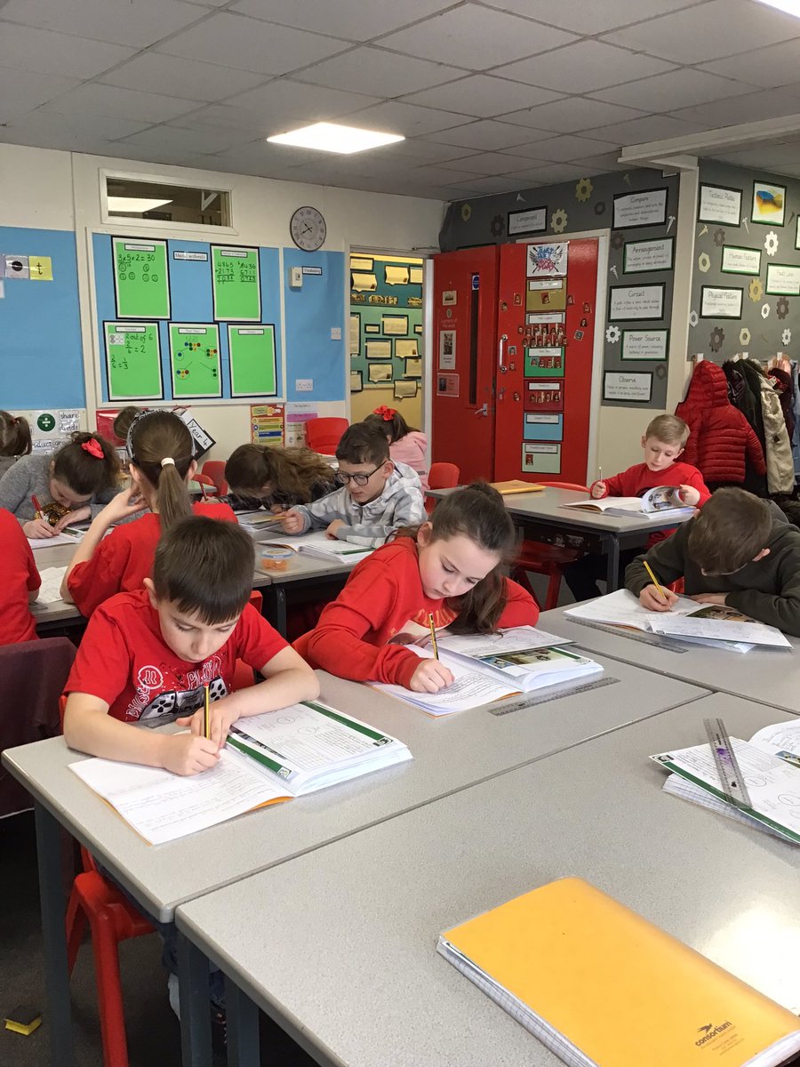 OakfieldY4's tweet photo. How focussed are Y4? In English, for science week, Year 4 have designed their own planting and gardening robots and have made adverts to inform people about their inventions. We have automatic lawn feeders, plant cutters and even a robotic scarecrow! #oakfieldscience #scienceweek https://t.co/EhLyf7WGp8
