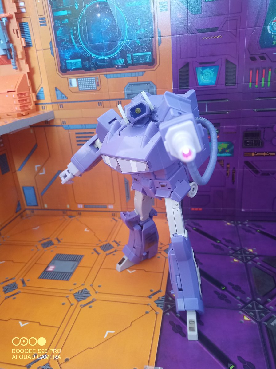 Kureigu8's tweet photo. MP-29 Destron Laserwave KO #Transformers #Masterpiece #MP29 #G1 #Shockwave #toyphotography https://t.co/zRNEPgupk2