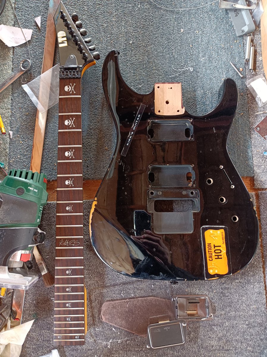 Do_Crow's tweet photo. LTDのKirk Hammett Signature 25周年限定ギター KH-25を依頼で更にカスタマイズして行きます。 https://t.co/lt278qtYKW