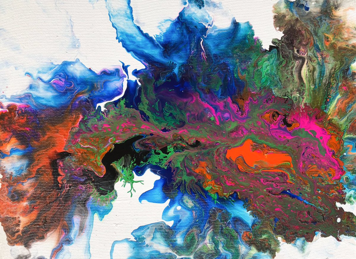 kalulemma's tweet photo. In each color within a work of art, lies the ability to touch the brain’s civilized center and provoke its most primitive cores. 
.
Experimental colors can never leave you the same. #notesofkalule 
#fridayvibes #acrylicpours #acrylicsoncanvas #interiordecor https://t.co/Bv09UcUhzh