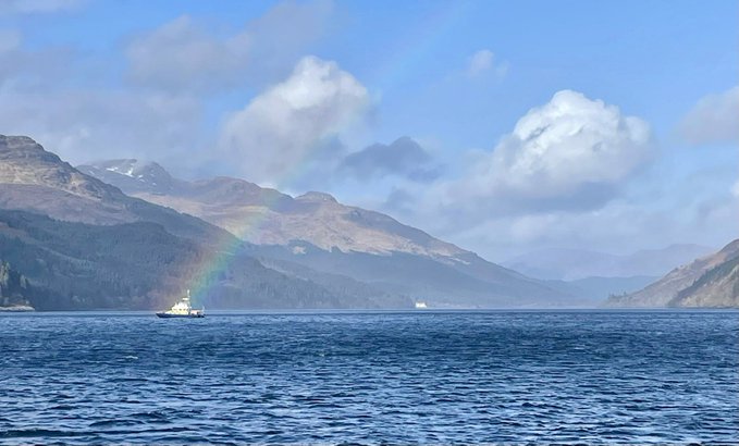 MODPolice's tweet photo. Not a pot of gold at the end of this rainbow, but instead one of our Police Launch boats. 🌈😎
A glorious #ViewFromTheOffice this week, on marine patrols around Loch Long during the visit of
@HMSQNLZ to #GlenMallan.
#WeProtectDefence #MarinePolicing
@RNinScotland https://t.co/63MvLxLzo9