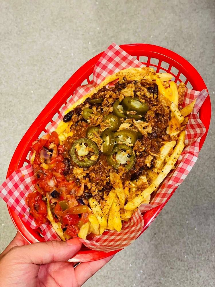 TheMarketUoM's tweet photo. It’s Friday, it’s sunny, it’s time to eat some yummy food 😋
Catch @_inthedoghaus at The Market every day for #TheFinestHotDogsOnThePlanet, Chicken Wings, Loaded Fries/Nachos & more 🌭
#VeganOptions #FriedChicken #Burgers #HotDogs #MealDeal #VeggieOptions #MCR #Lunch #UoM https://t.co/QqZotgdnbk
