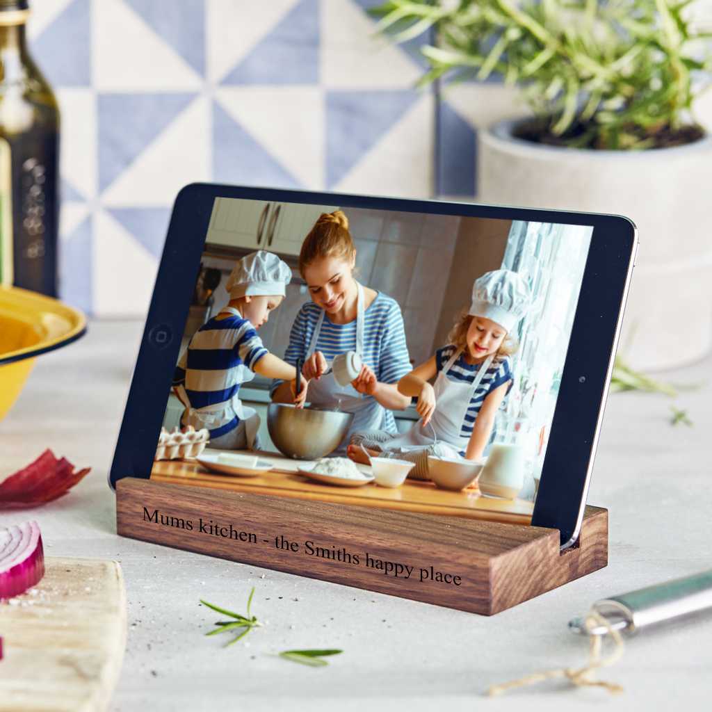 Where's your Mum's happy place?

Personalised tablet and phone stand from £19.95

mijmoj.co.uk/product/person…

#happyplace #mum #mothersday #shoplocal #supportsmall #tabletstand #ipadstand #handsfree #facetime #kitchen #heartofthehome