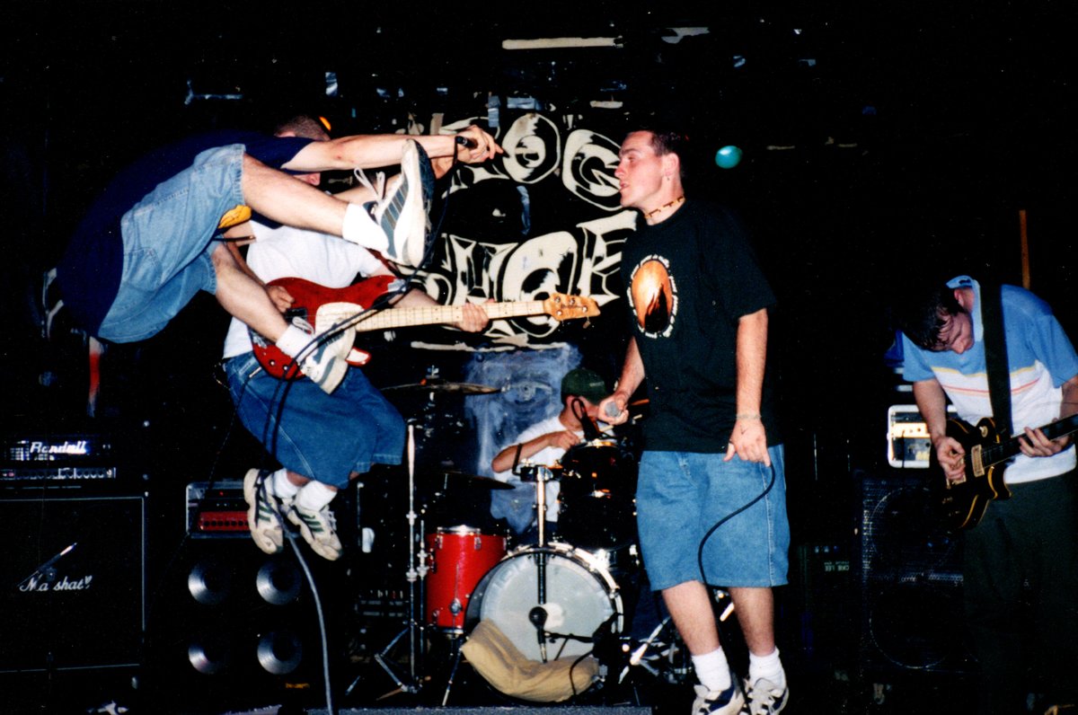 SubsistHc's tweet photo. 7.08.97 @ The Grog Shop - Cleveland, OH
w/ Strongarm, Seasons In The Field, Gadfly

#90shardcore
#90smetalcore
#seasonsinthefield
#thegrogshop
#strongarm
#adventofamiracle https://t.co/0SJveUy5nN