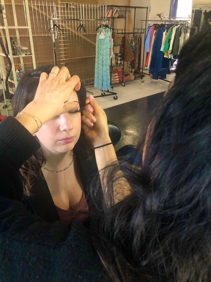 gdarpa92's tweet photo. Video shoot day! Guess who’s going to be in the company’s video? 💃🏻 Ready for my big breakthrough! 😎#creativedrive #videoshoot #companyvideo #makeupartist https://t.co/m05W5qGsDa