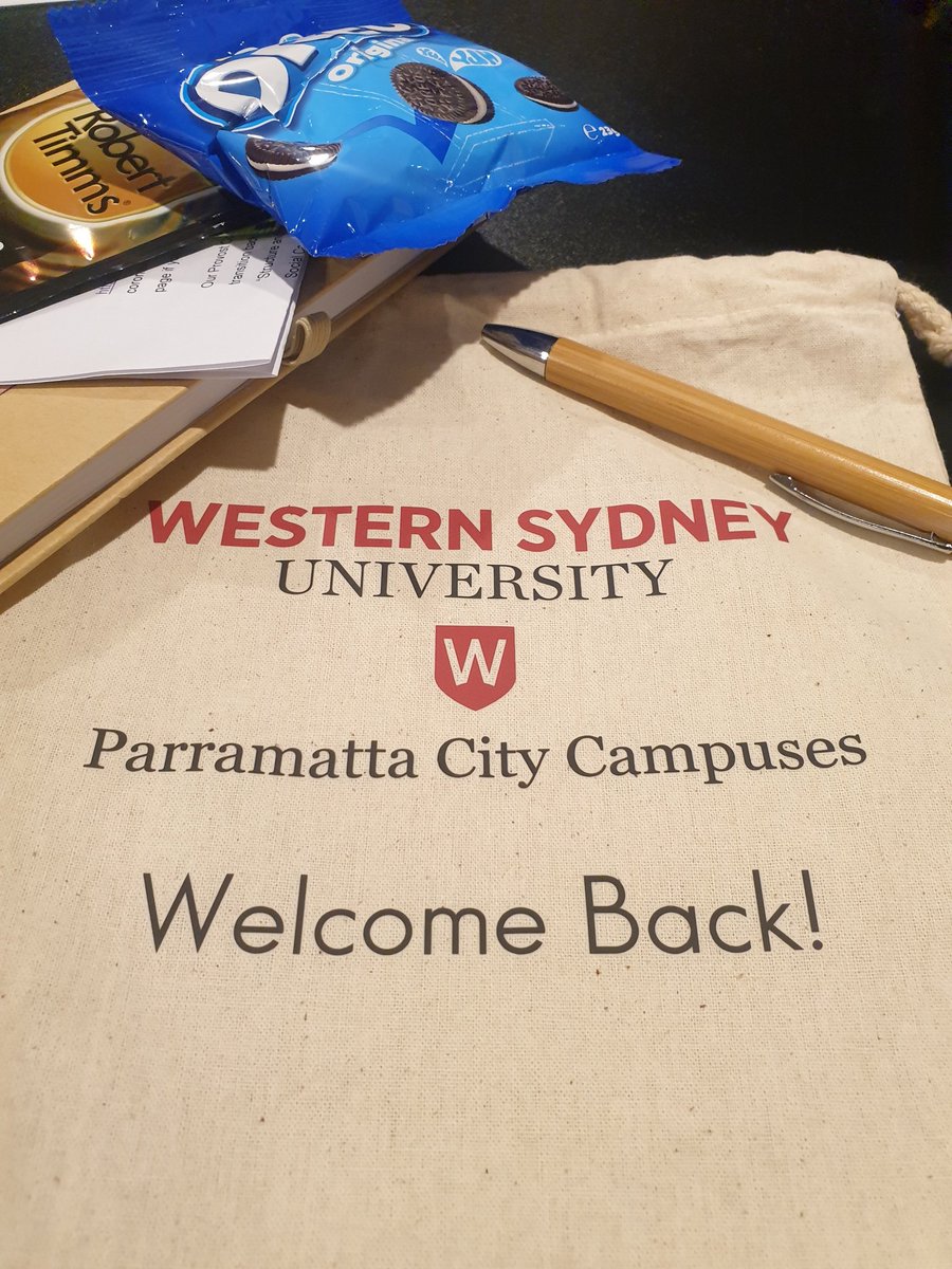 AilaKhan1's tweet photo. Back to uni #carepackage #autumnsemester #WesternSydneyU https://t.co/KrOncPhv0J