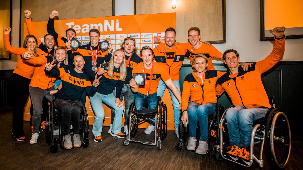 tribesportsnl's tweet photo. 𝗪𝗔𝗨𝗪, @TeamNLtweets ! 😍

🍻 Wat een enorme eer om onze paralympische toppers gisteren te mogen ontvangen in de @Heineken_NL experience . 

🥇🥈🥉 Samen met familie en vrienden stonden we stil bij de prachtige prestaties en bijzondere Spelen in Beijing. 

#nederlandseloterij https://t.co/uTnmbKPXqf