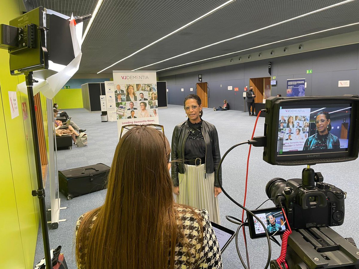 #ADPD2022 🧠 It was great to talk w/ <a href="/ChamiMounia/">Mounia Chami</a> (@Insermpacacorse) about her work on mitochondrial defects in #Alzheimers 

🔜VJDementia.com

<a href="/adpdnet/">AD/PD - Advances in Science & Therapy</a> #Alz