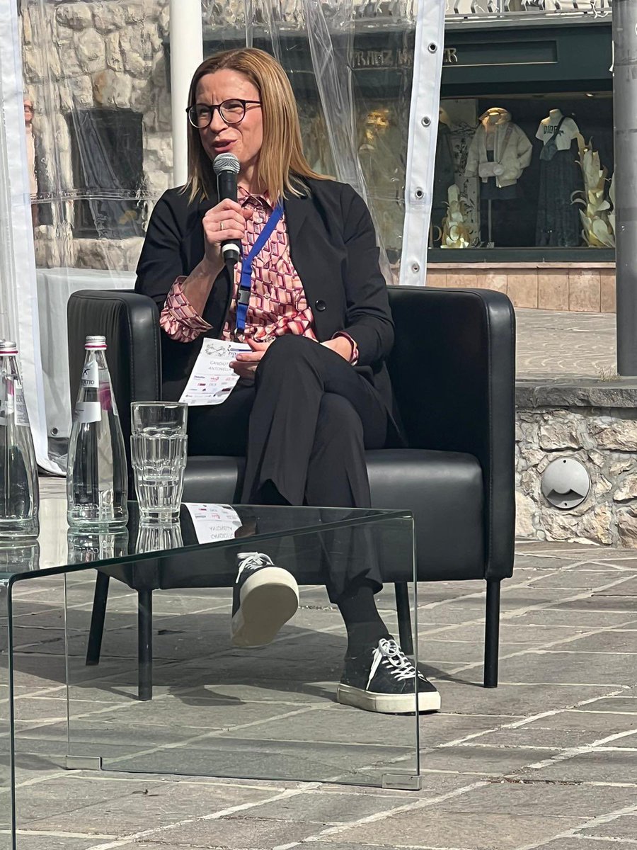 GgiMeetingNE's tweet photo. Sostenibilità Sociale 
📌 Maria Raffaella Caprioglio
Dal 2012 presidente di Umana S.p.A.
📌Stefania Pertusi
Vice Presidente presso Tetra Pak - settore Product and Portfolio Management
📌Antonella Candiotto
Dal 2020 Presidente e CEO dell'azienda Galdi s.r.l.
#visioni2022 https://t.co/VtefrcFWp2