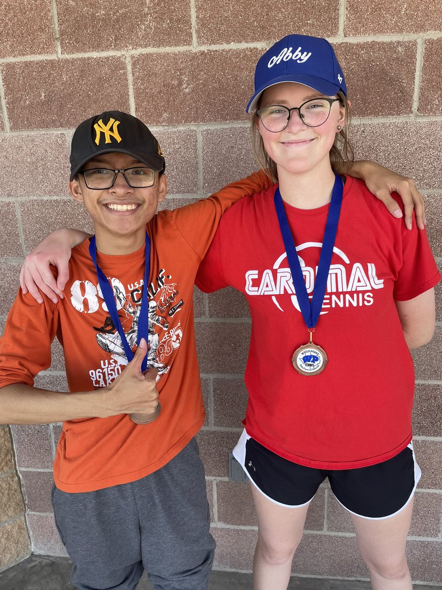 CardinalTennis1's tweet photo. JV racked up the medals in Wills Point yesterday! #TeamMelissa #RedRed https://t.co/mBUnIphjWB