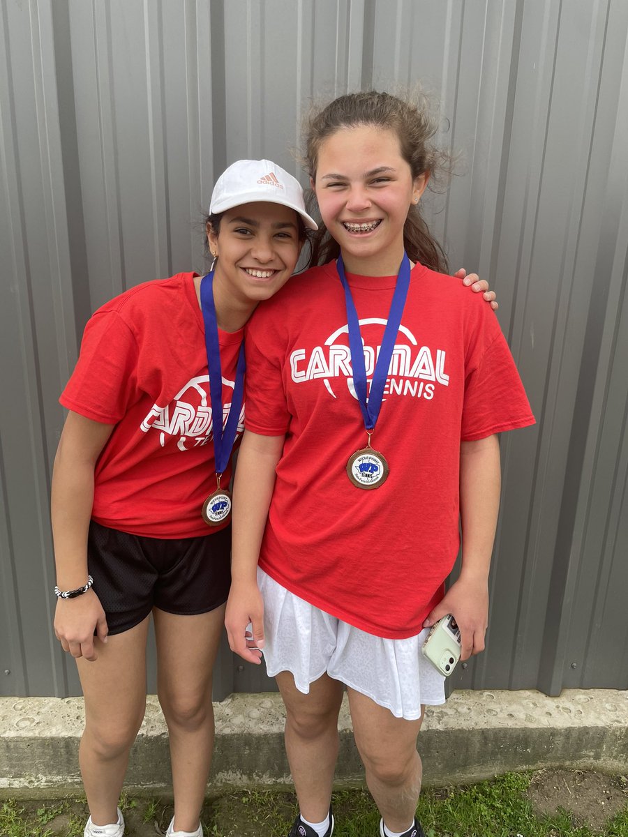 CardinalTennis1's tweet photo. JV racked up the medals in Wills Point yesterday! #TeamMelissa #RedRed https://t.co/mBUnIphjWB