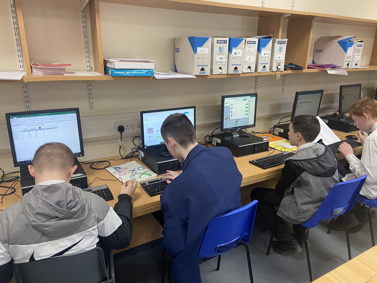 SahsPersonal's tweet photo. S3 Personal Development have been busy researching 💻 healthy meals 🥕🥬🥦 and costing 💵 them using different supermarket websites. They’ll soon have the chance to cook for one another! 👩🏻‍🍳👨🏼‍🍳👨🏻‍🍳

#cookingupastorm #teamwork #PersonalDevelopment #healthyeating @StAndrewsHS https://t.co/pRDAaKPoMv