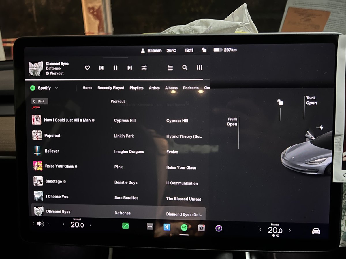 thismusicstudio's tweet photo. @elonmusk @Tesla my car position is all out of sorts after the latest update. Anyway to fix this? https://t.co/ljT8OVqvSR