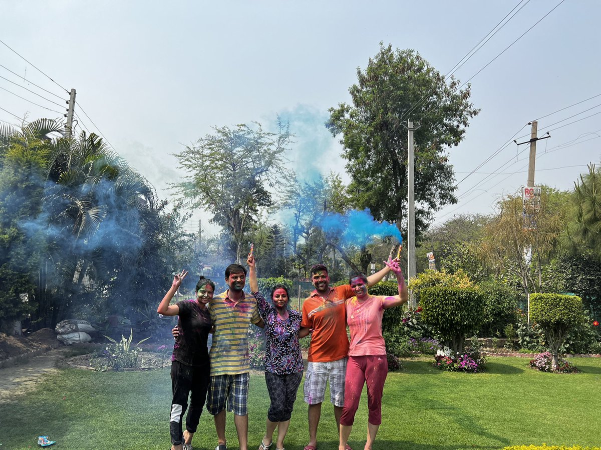 #HappyHoli <a href="/i_Sahilgoyal/">Sahil Goyal</a>  Ending the vacation celebrating festival of colors with family in India. Back to work from Monday.