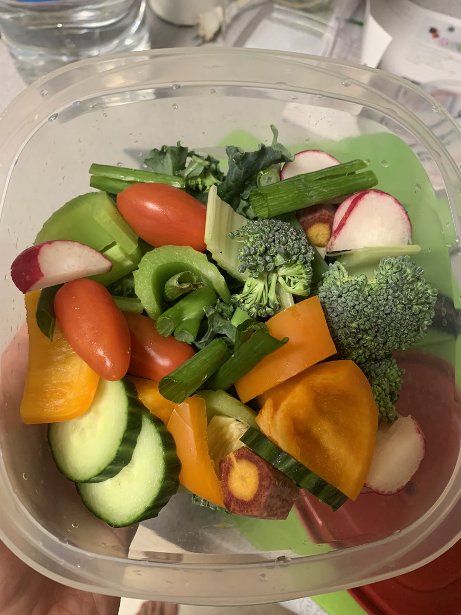 dougbalt's tweet photo. I chop up and eat a fresh kale based garden salad everyday. #addcolortoyourdiet #EatHealthy #HealthyFood https://t.co/J4WvnDf4Gp